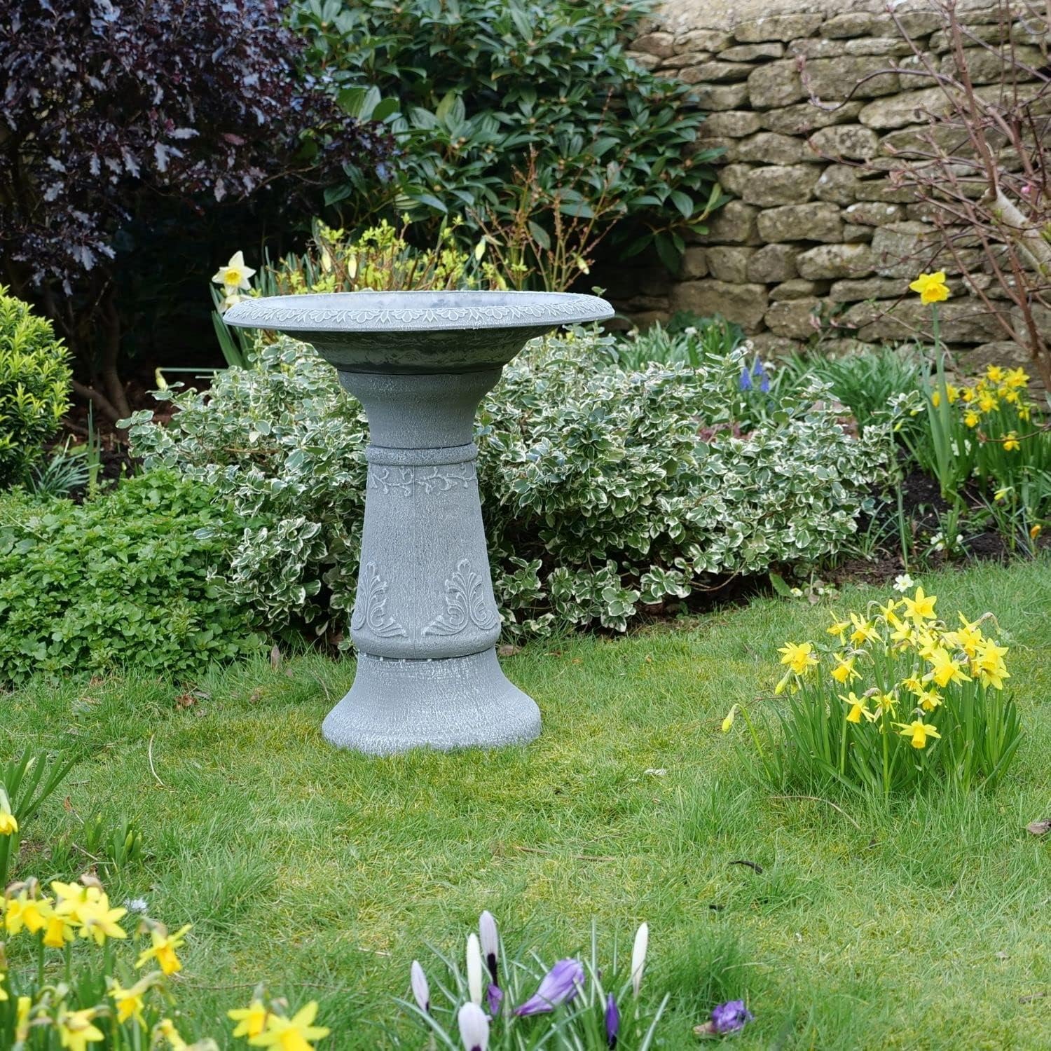 Cameo Bird Bath With Tall Stem