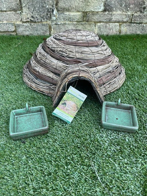 Dome Home Hedgehog house /Habitat With Snack and Water Bowls - Hedgehog Gift Set